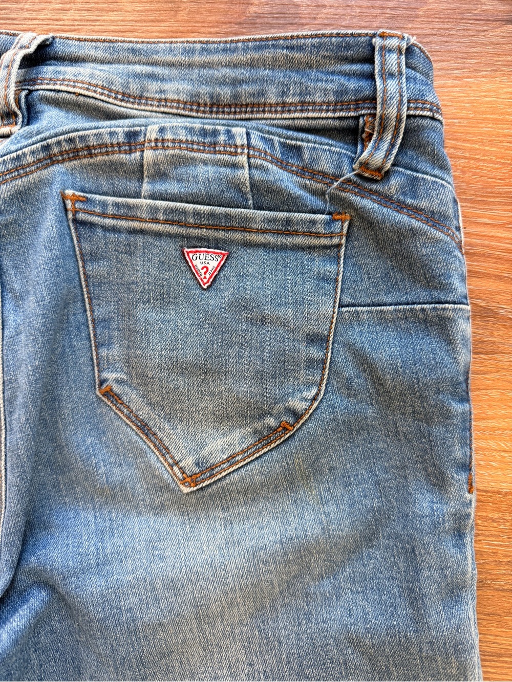 GUESS Women’s Mid Rise Skinny Size 26